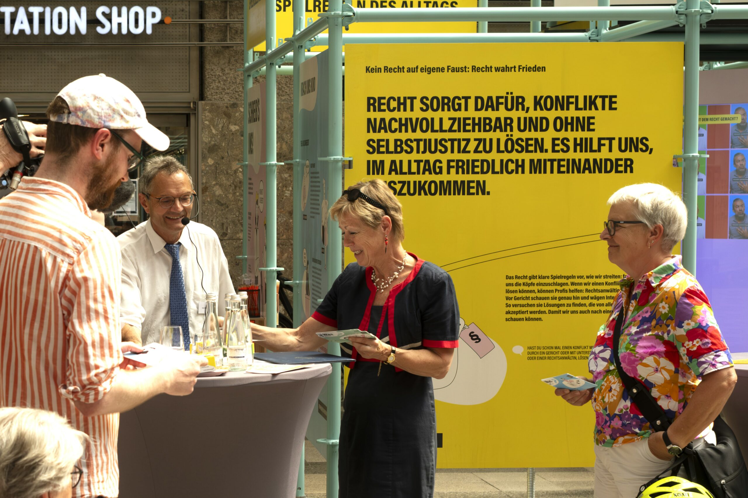 Gesprächsformat_ZuRechtNachgefragt_Foto_Gustavo_Alàbiso